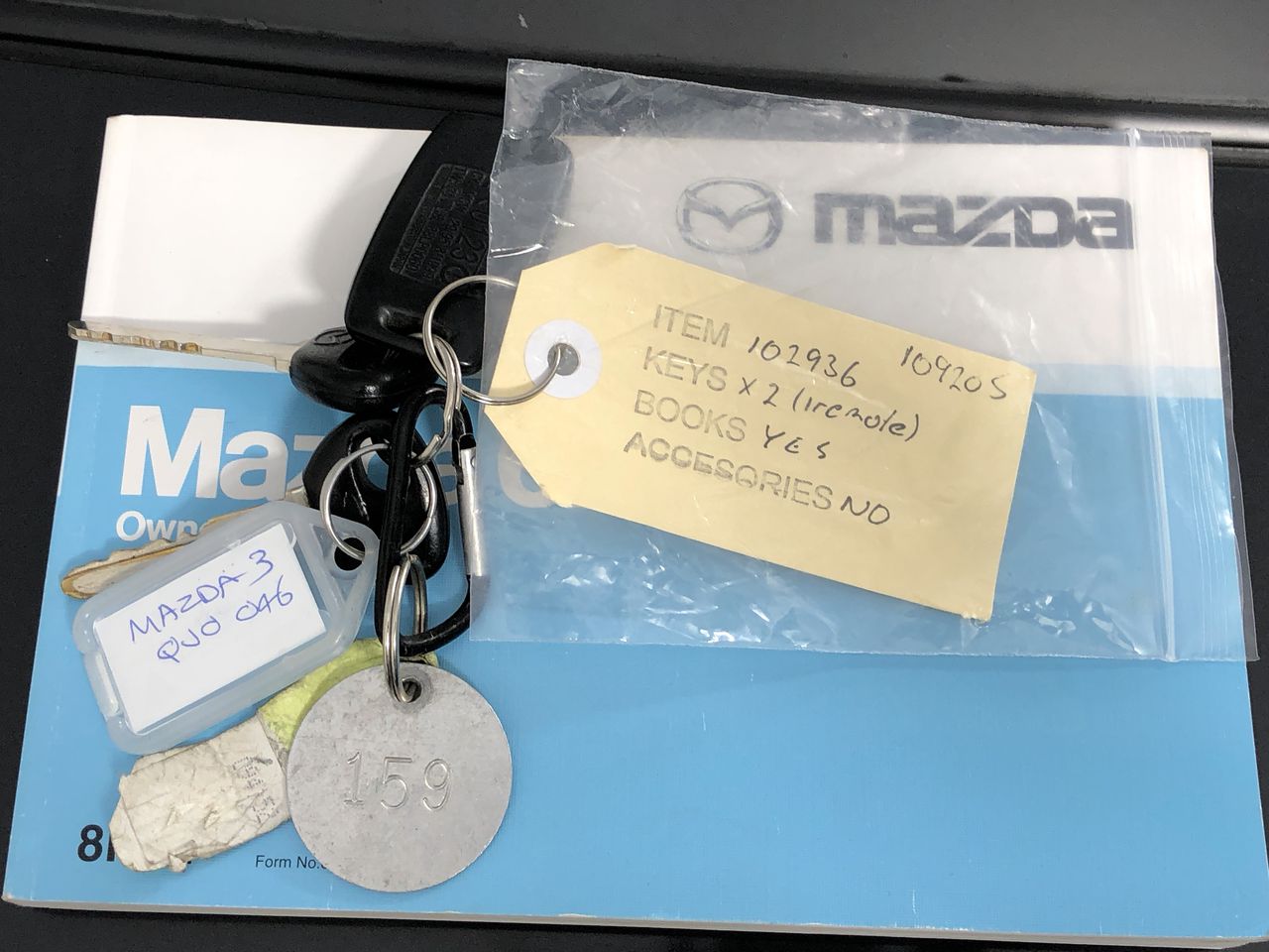 ROBOROCK Saros 10R Robotic Vacuum Cleaner RR-S10R52-03-BLK Black. NB: Used.