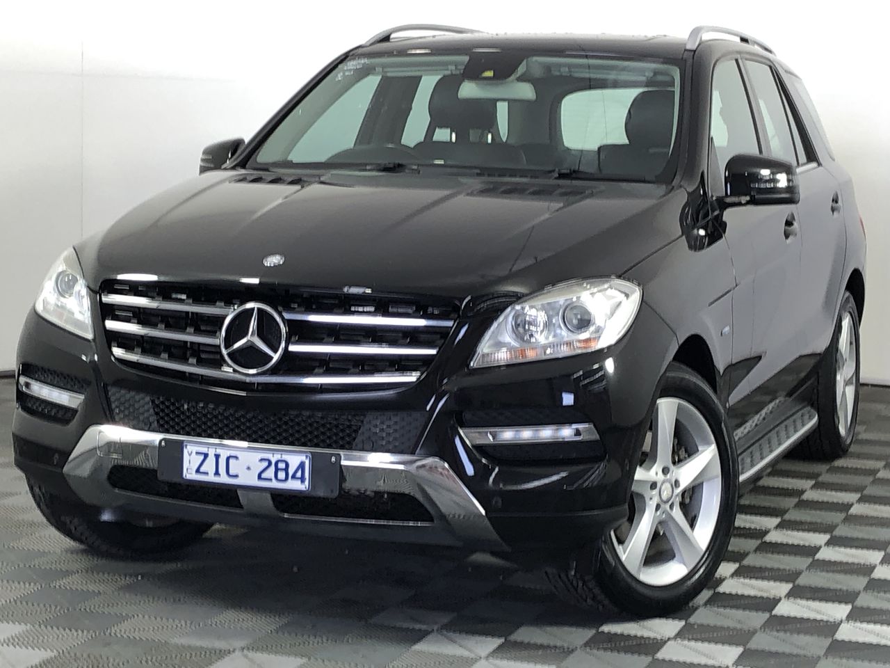 FRAICHE MAISON Reversible Blanket Velvet Plush Throw, 127 x 152cm, Rainbow