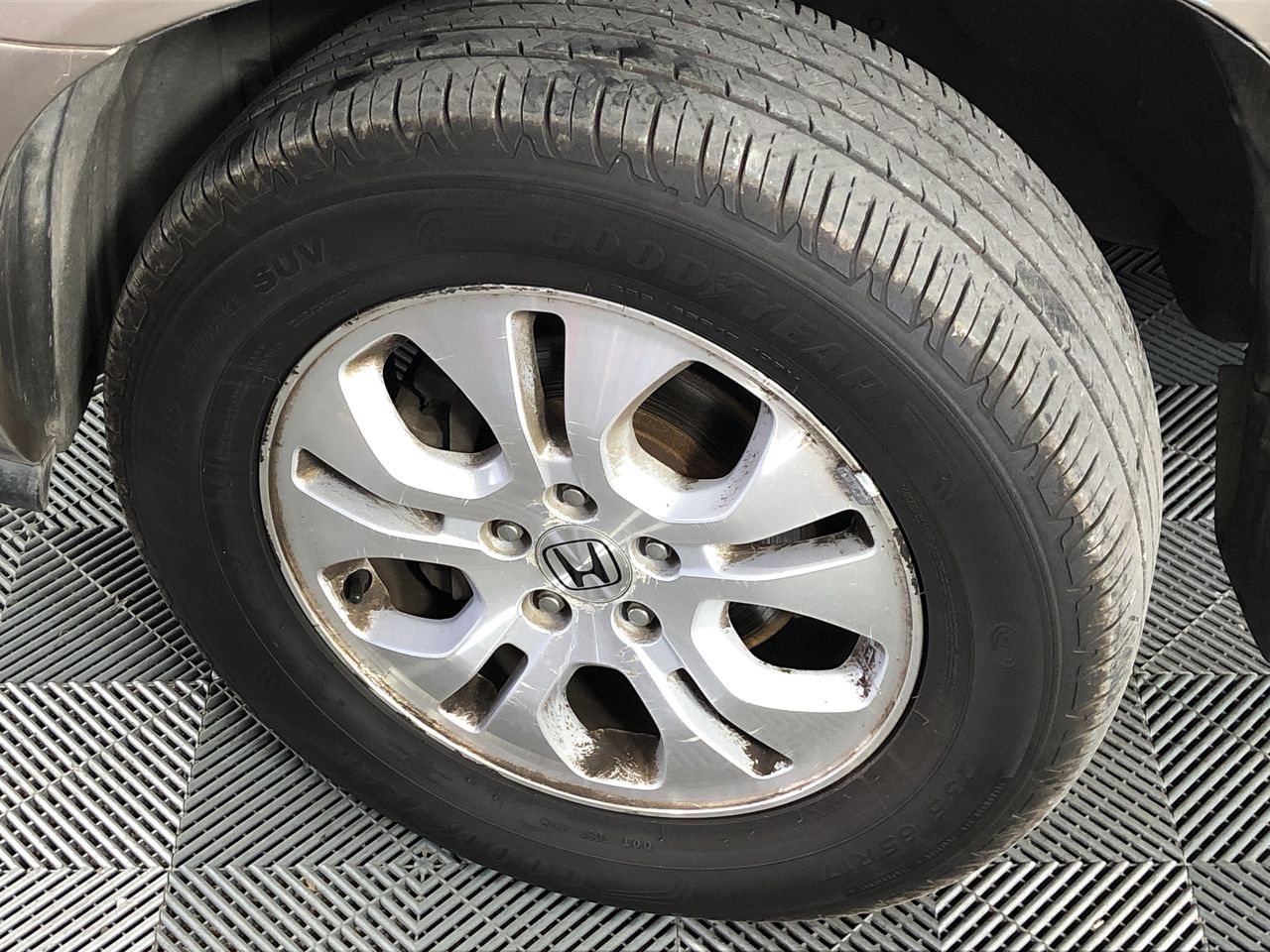 3 x Assorted Monitors. Incl: 1 x AOA LTW32HD, 1 x ACER ED270R 27 Inch, 1 x