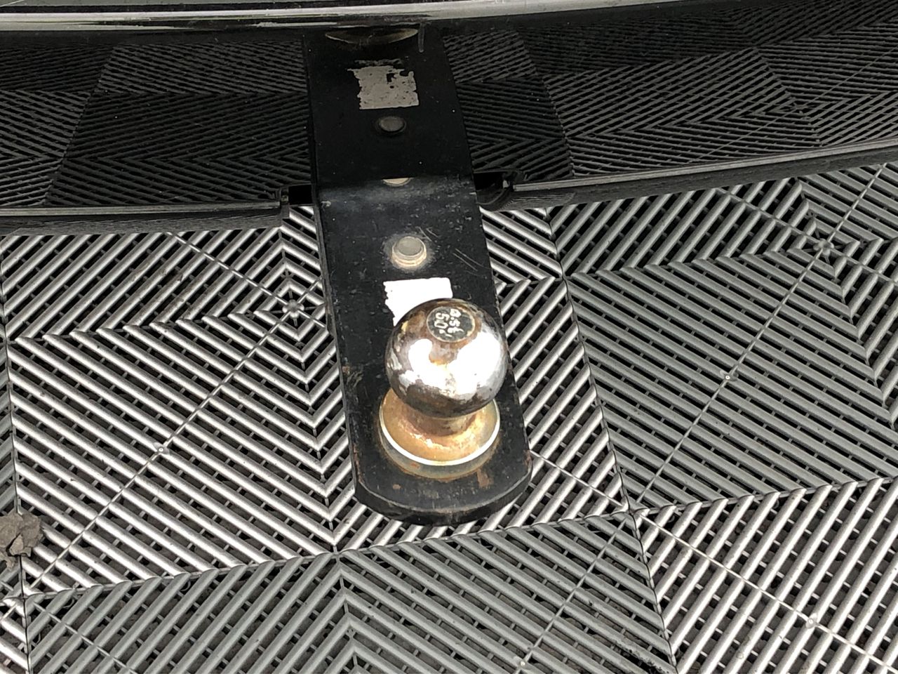 WEARFIRST Men's Stretch Cargo Shorts, Size 32, 72% Cotton, Tan.  Buyers Not