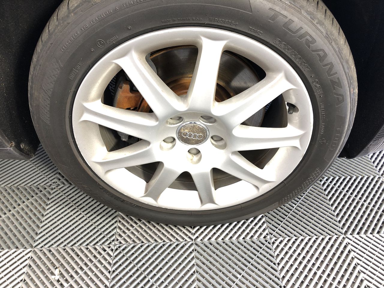 FILA Unisex Shoulder Bag, White, One Size, FL-SH-545-WT.  Buyers Note - Dis