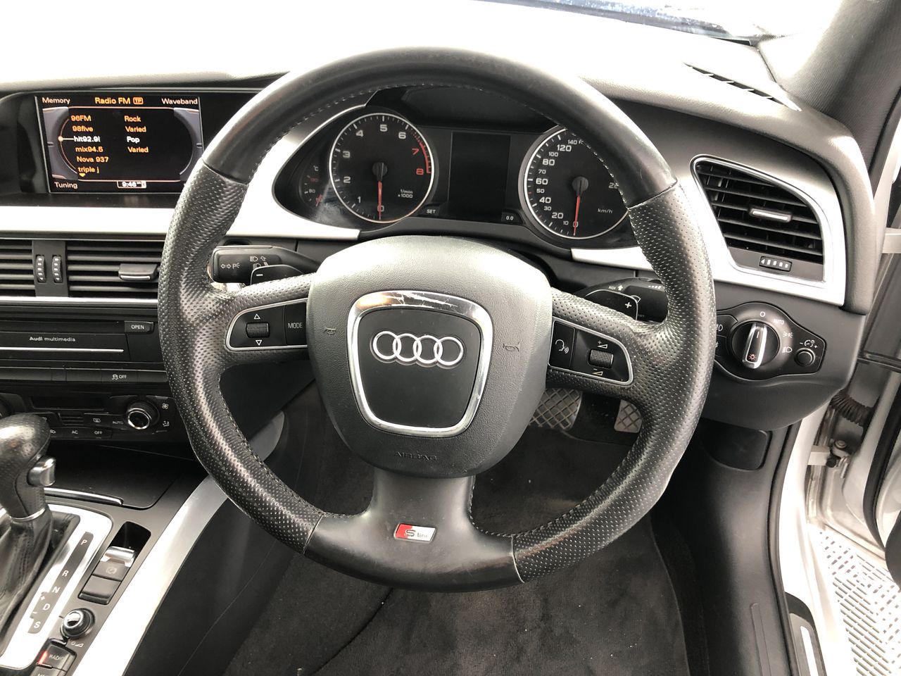 1/100 Scottdale x 2, 1 gram Valcumbi silver bars x 2 & 1 Kilo Copper Bar