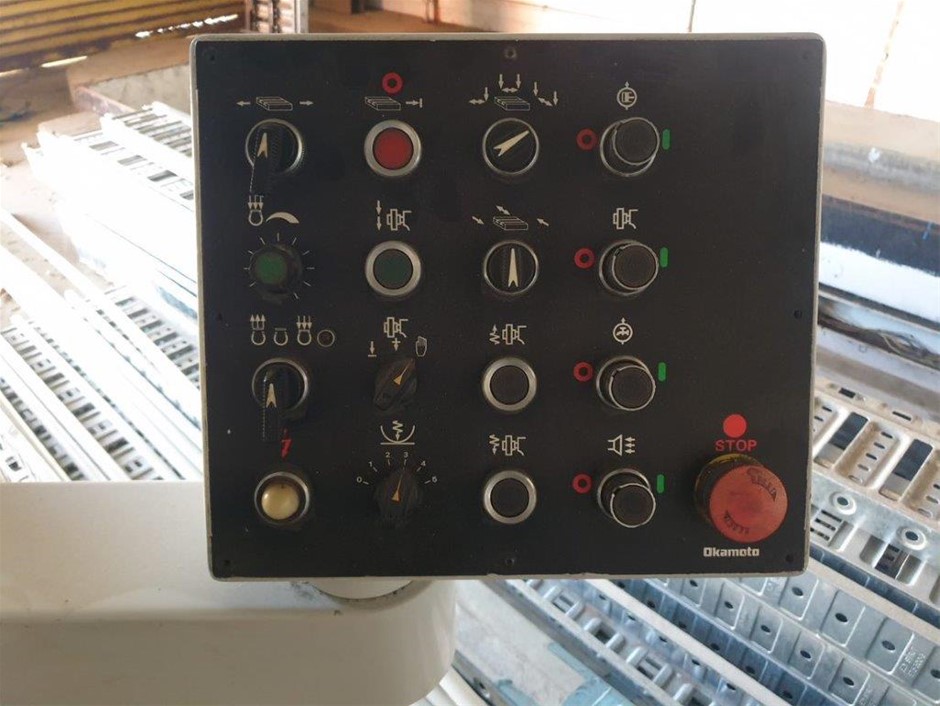 EASY MIX 8 Teeth Claw Short Handle Garden Rake.