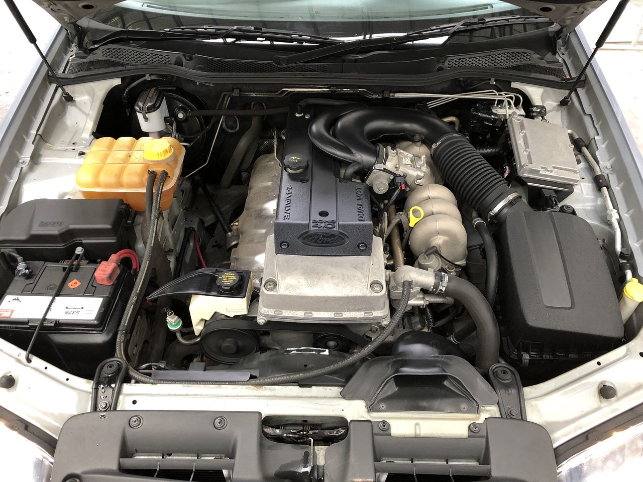 Night Merchant Gin Grapefruit And Soda Cans (24x 250mL) NSW