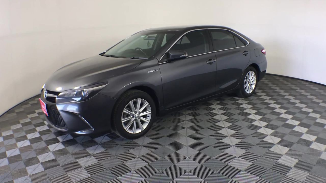 1966 Australia Queen Elizabeth Silver & 0.12 carat round 4 diamonds