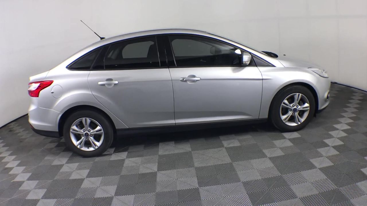 Australia: 2012 Two Dollars QEII Remembrance $2