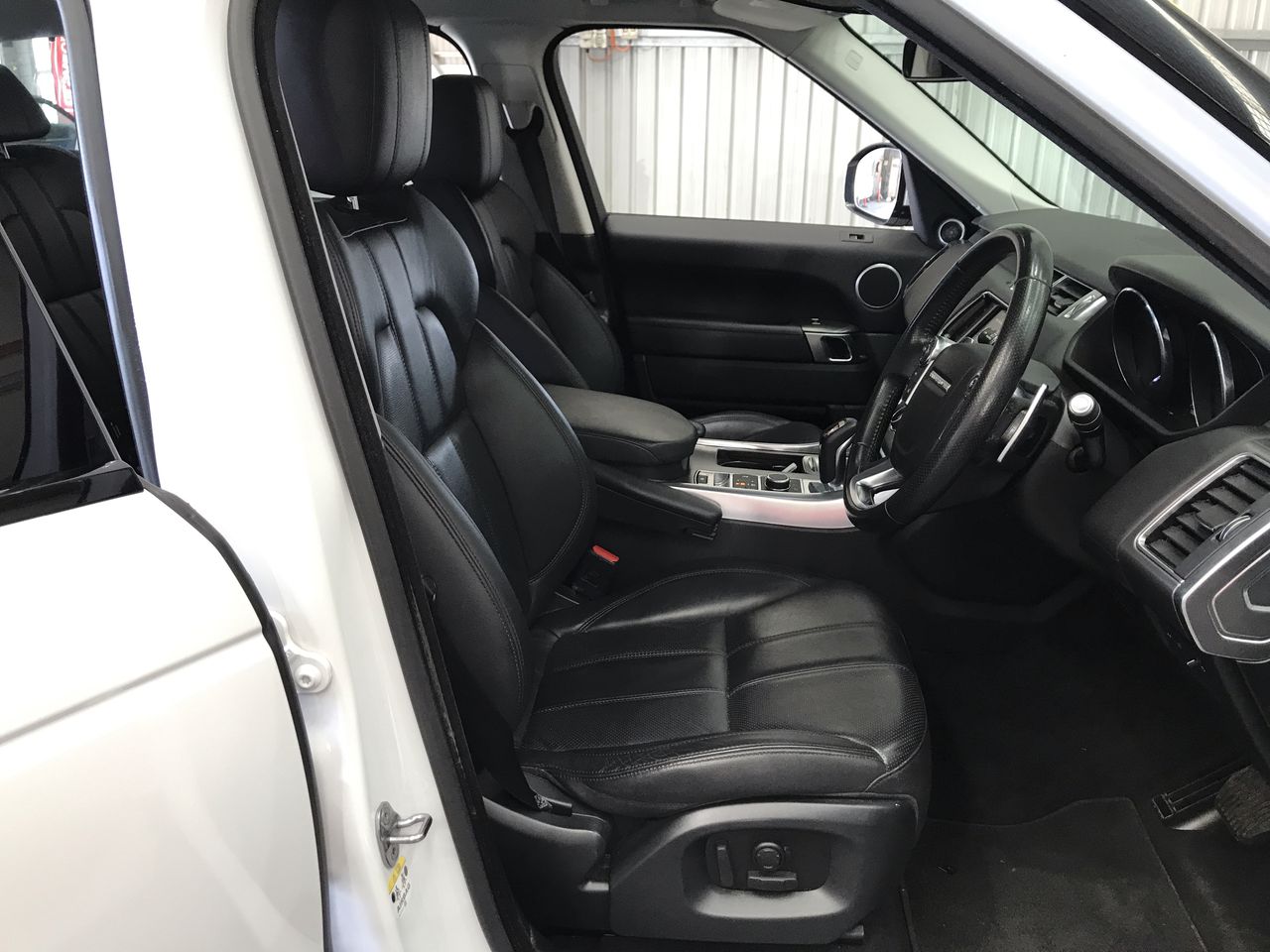 1.00 Carats Brilliant Polish Round Cut White Diamond CVD-Not Certified