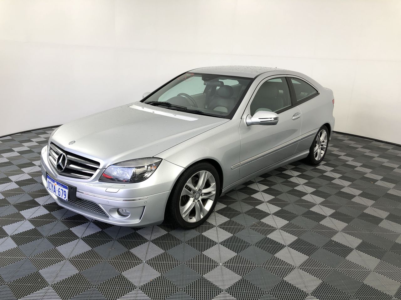 High Quality Simulated Diamond Men's Quartz Watch