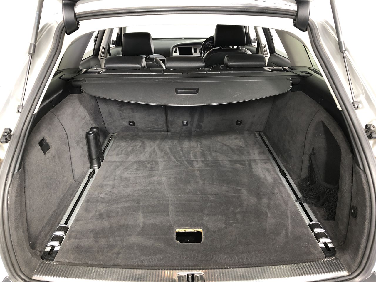 1/100 Scottdale x 2, 1 gram Valcumbi silver bars x 2 & 1 Kilo Copper Bar