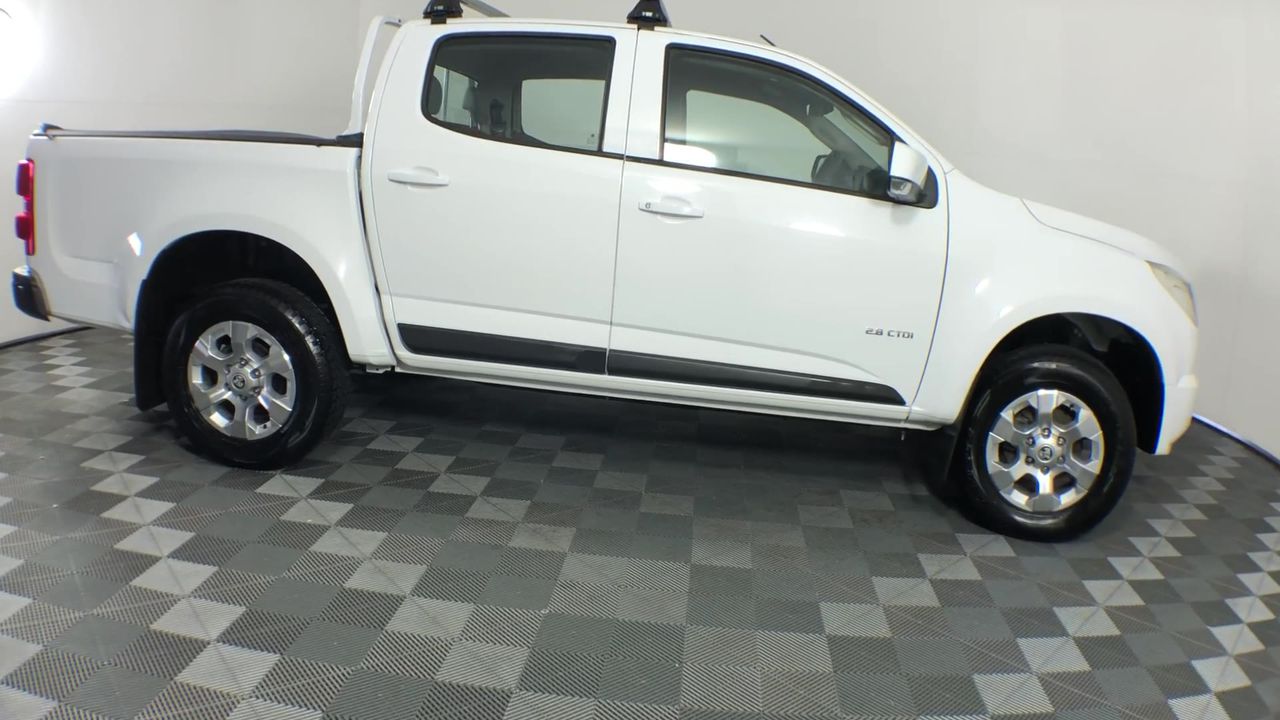 Designer Simulated Diamond Swirl Ring in Silver - US Size 7