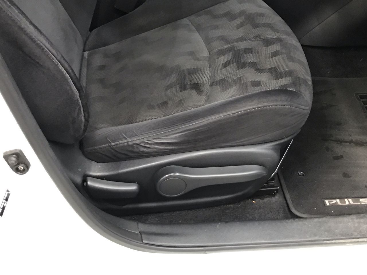 Wolf Blass Yellow Label Merlot (6x 750mL).