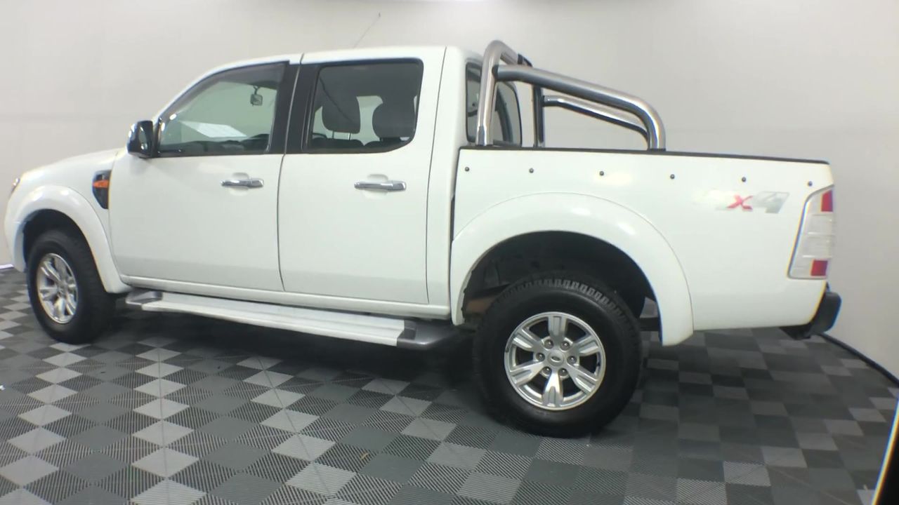 WYPALL Reach Centrefeed Dispenser Black (6221)