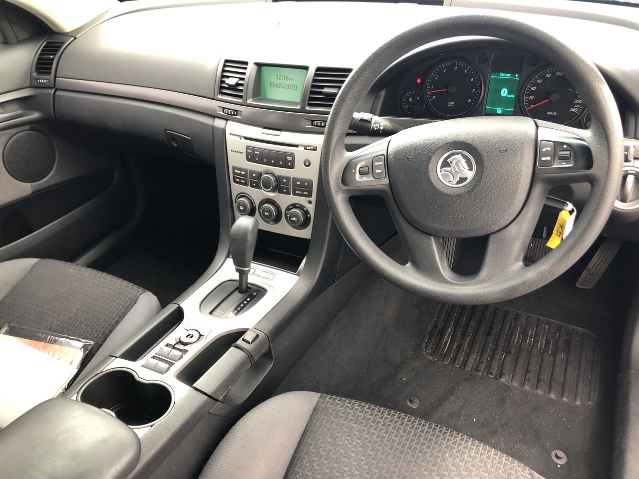 Unknown Brand Digital Signage Dispenser - New Unboxing