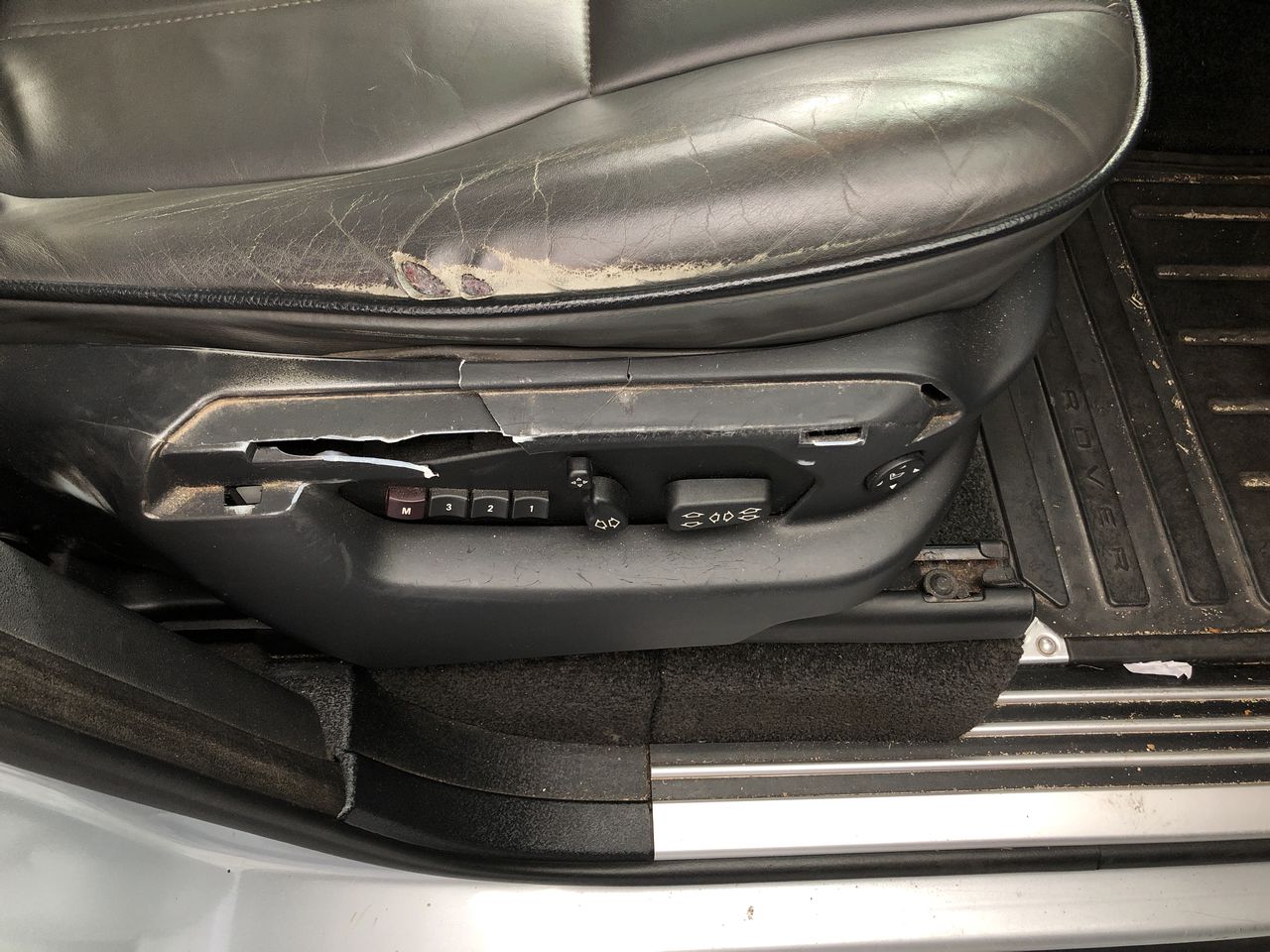 KENSINGTON Wired Compact Keyboard Lightning Connector.