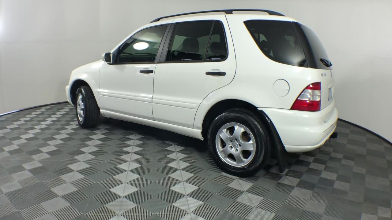 OZTRAIL 5 Shelf Storage Camping Folding Cupboard.