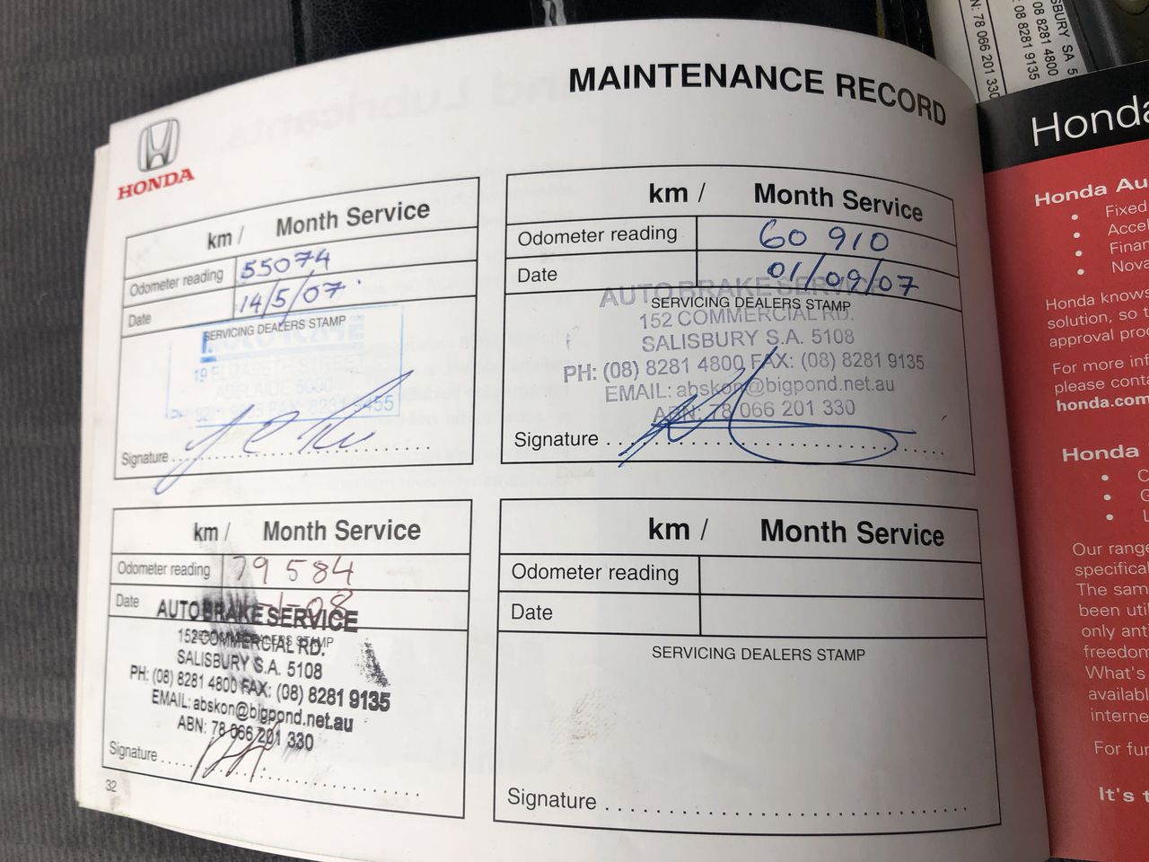 Bromic CT0080G4WC Curved Glass Countertop Beverage Fridge, 80 Litres