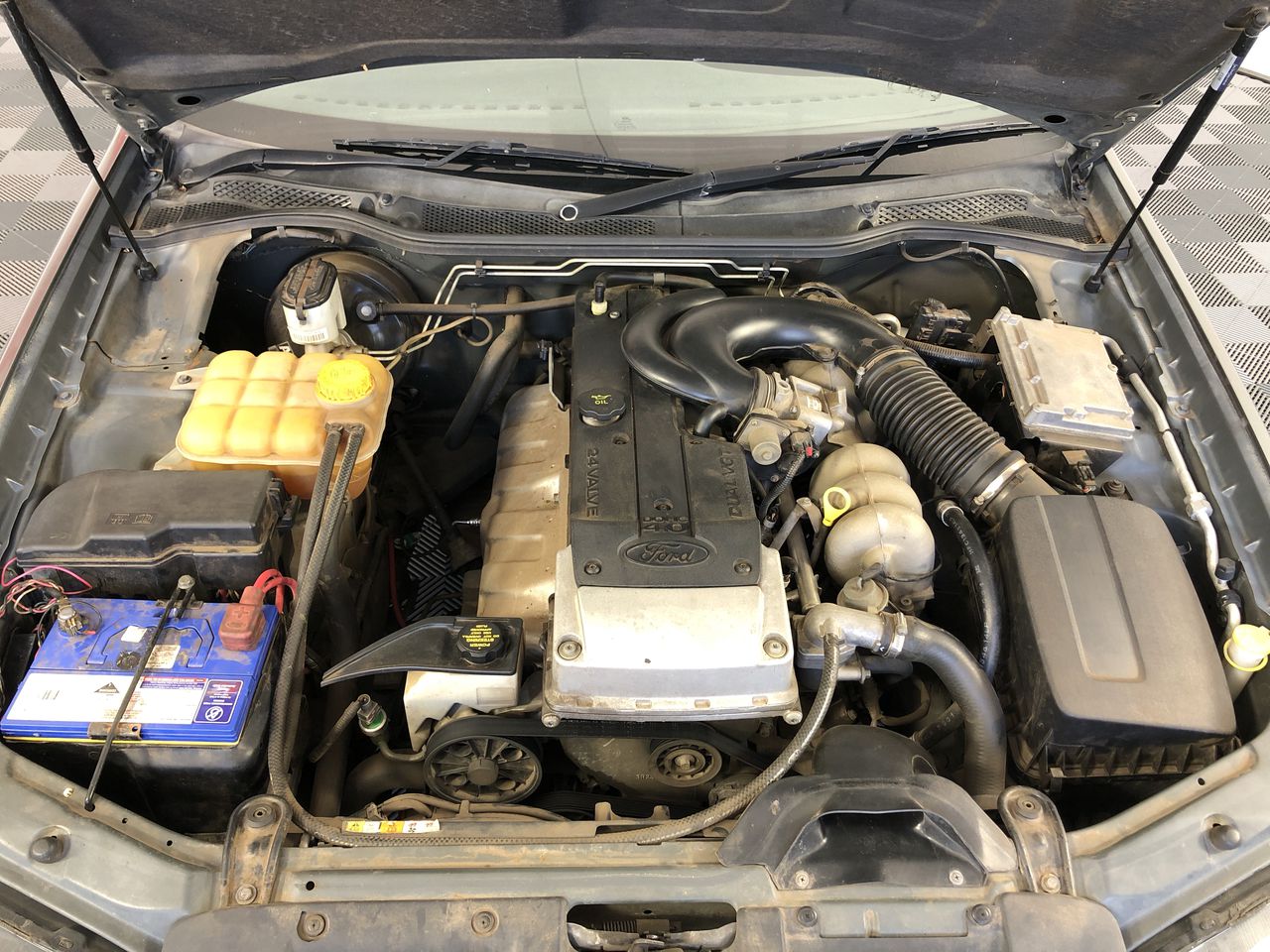 OPEL MOBILE 4G Flipfold Cellular Phone.  Buyers Note - Discount Freight Rat