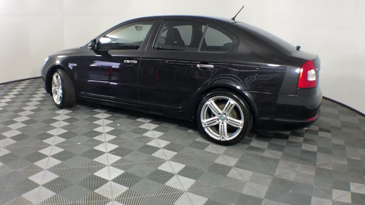 8.35 Carats Cornflower Tanzanite