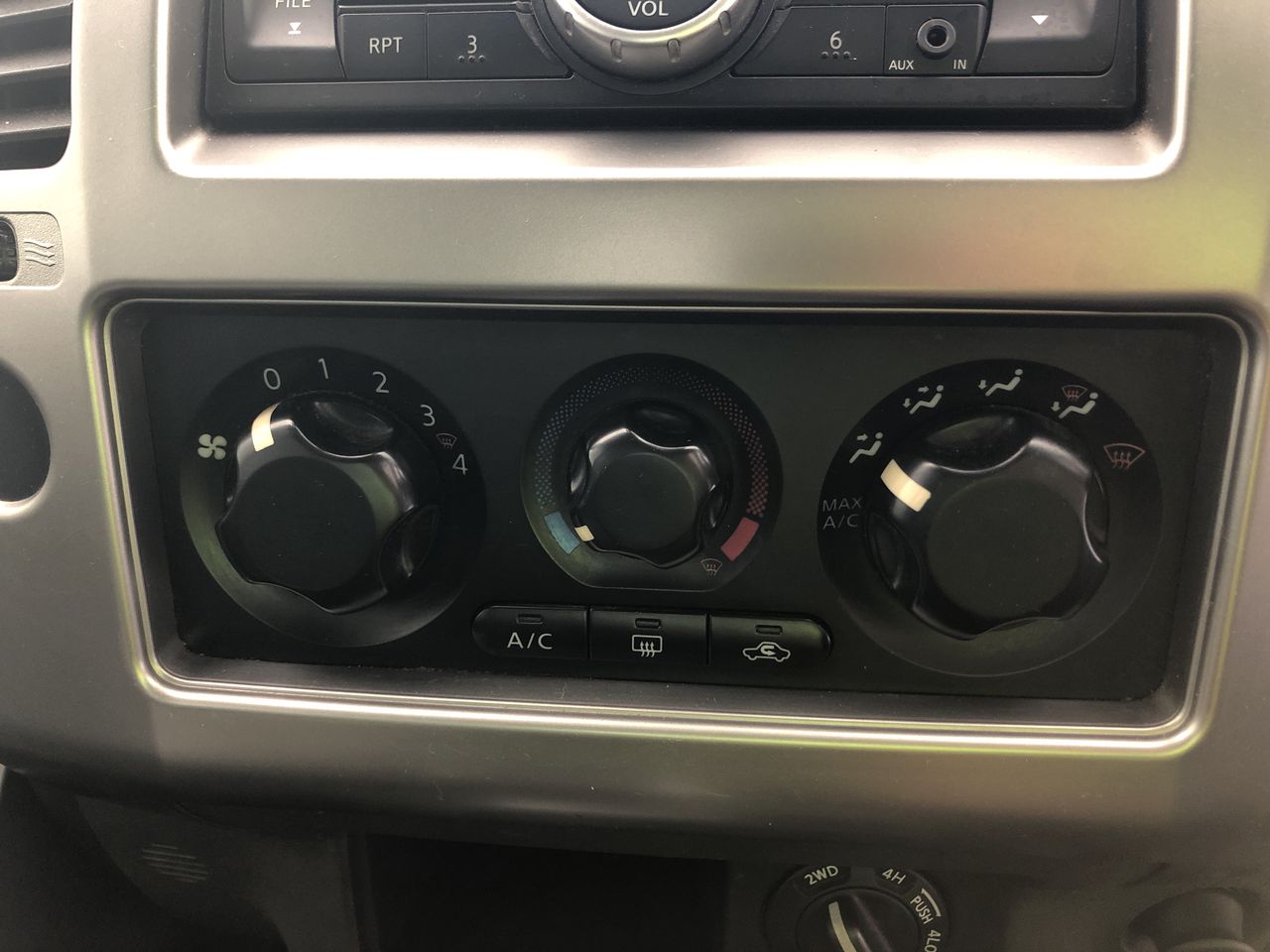 Approx. 15 x Asstd World Service, Commemorative & Educational Medals