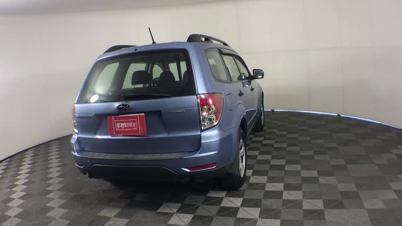 REVLON One Step Volumiser Blowout Brush and Root Booster, Black.