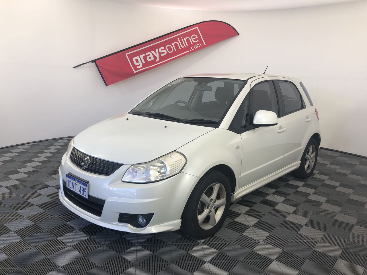 Classic Rhodium Plated Simulated Diamond Filigree Heart Locket