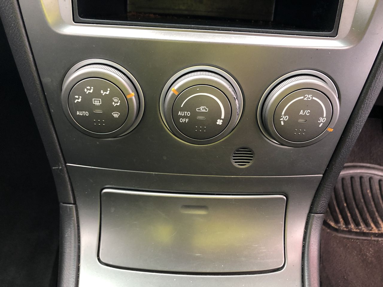 1/100 Scottdale gold bar unc