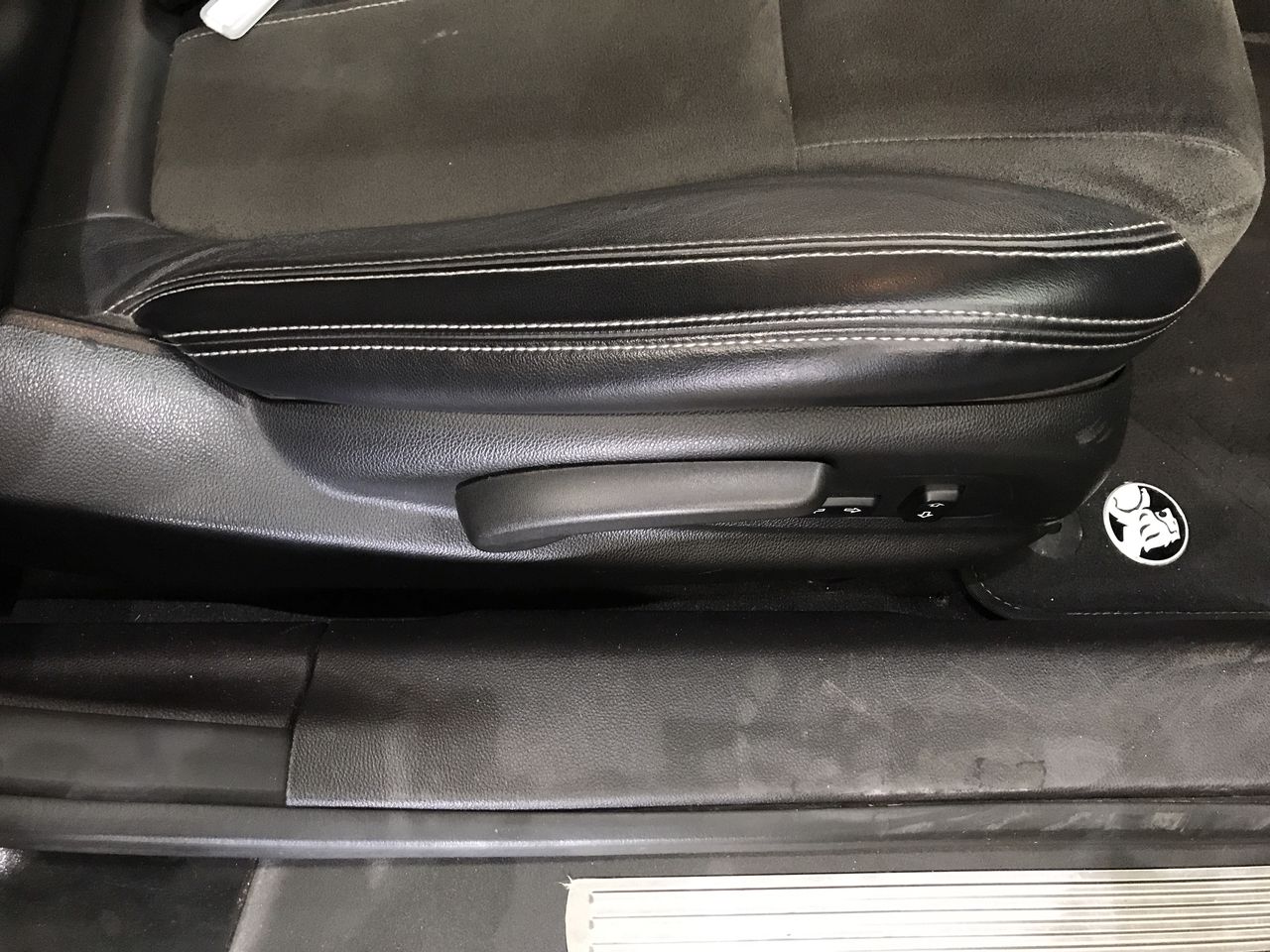 2010 BATHURST WINNER GOLD MEDALLION IN BOX LOWNDES HOLDEN VE COMMODORE