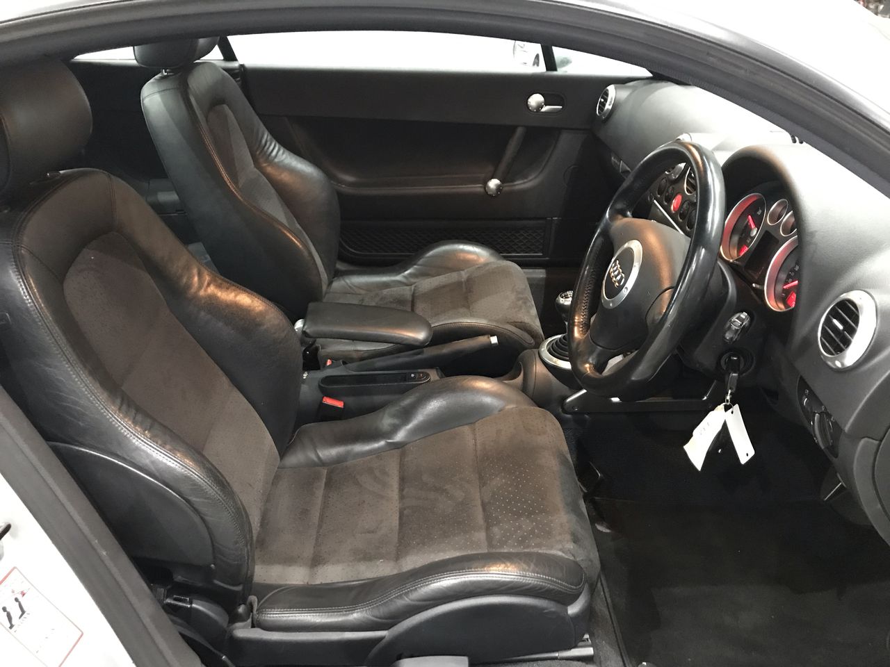 2022 Queen Elizabeth Platinum Jubilee Gold plated Medallion