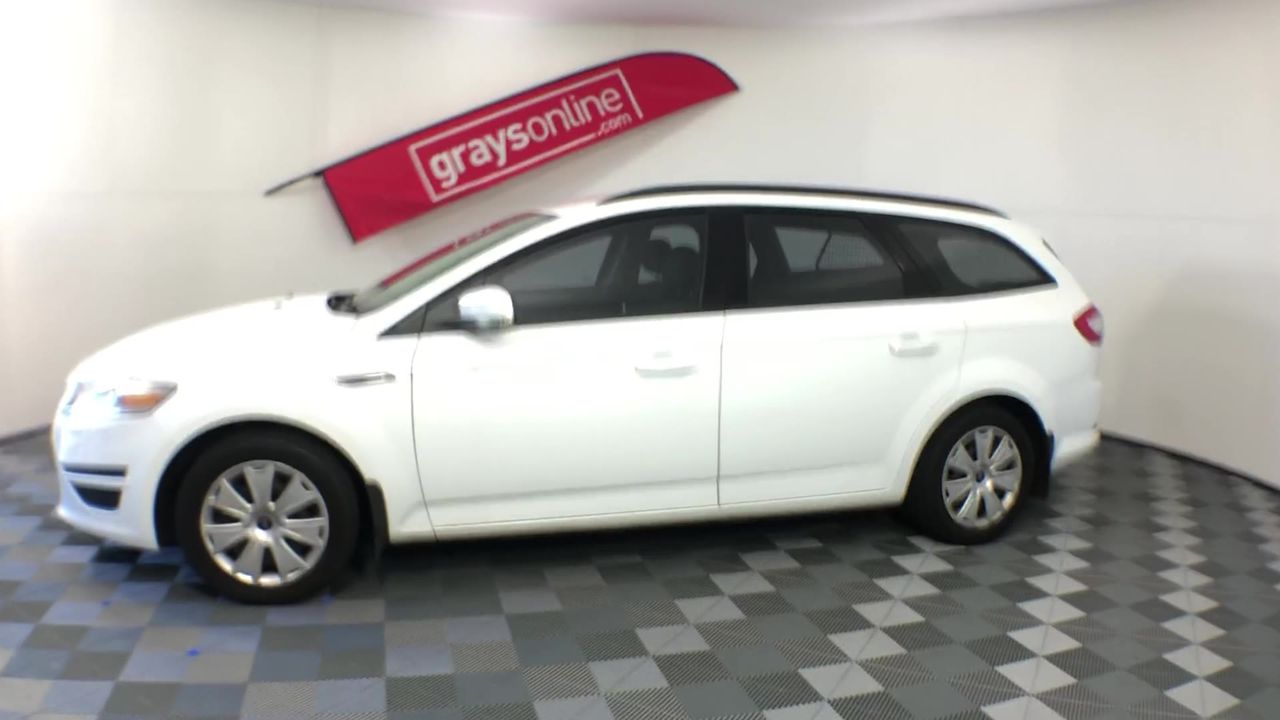 Stunning Rhodium Plated Simulated Diamond Ring - US Size 7