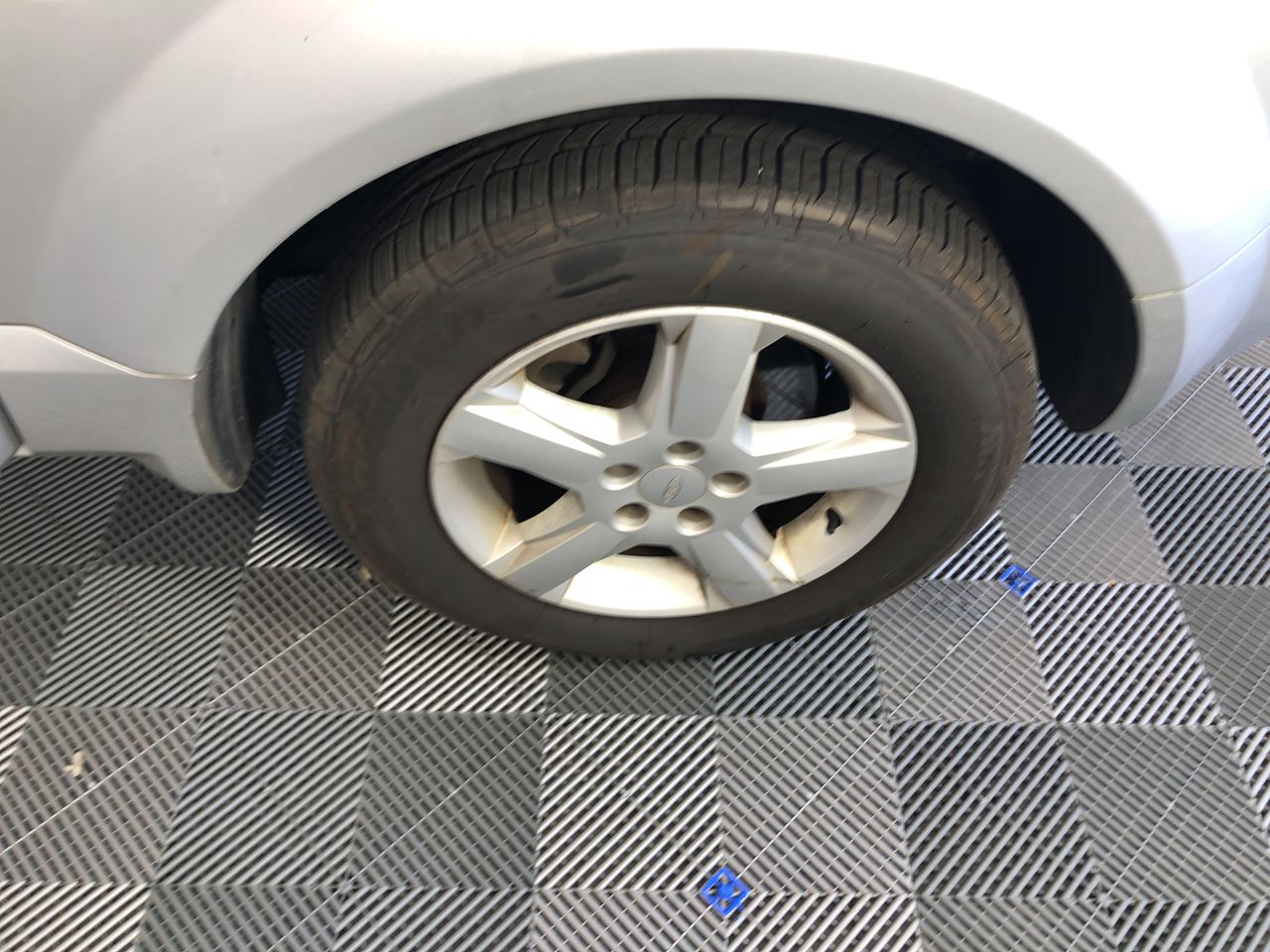 Designer Simulated Diamond 4 Leaf Clover Pendant Necklace in Silver