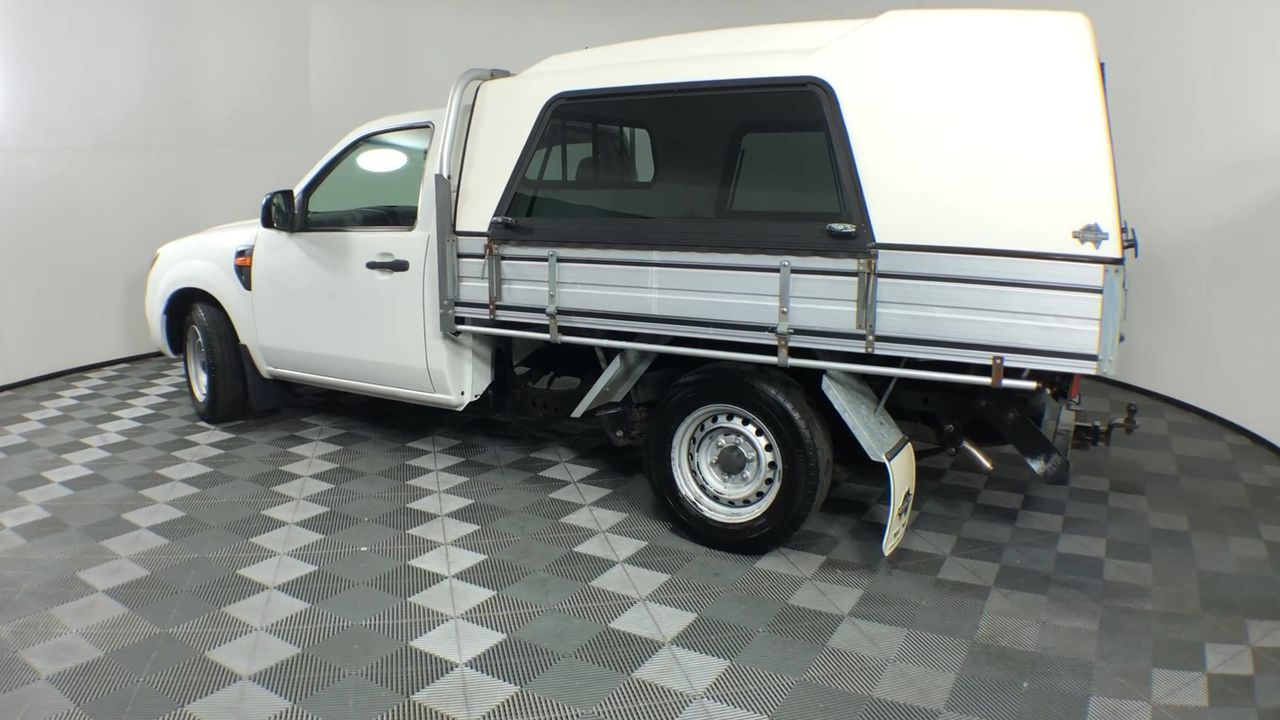 Australia: 2012 Two Dollars QEII Remembrance $2