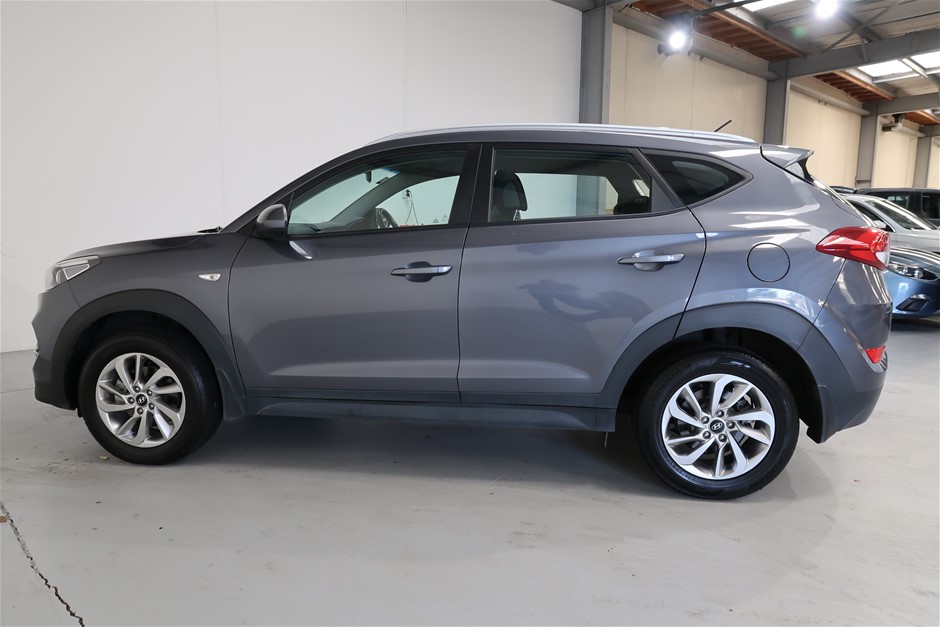 <p>2005 Genie GS-4390 Scissor Lift</p>