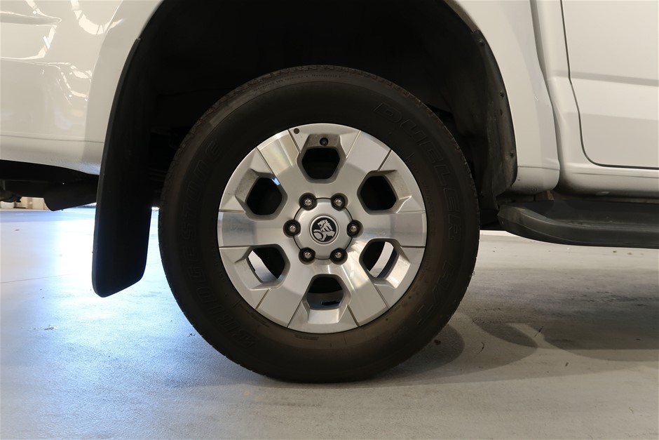 18K White-Filled Cuban Chain Bracelet with Simulated Diamonds - 17.8cm