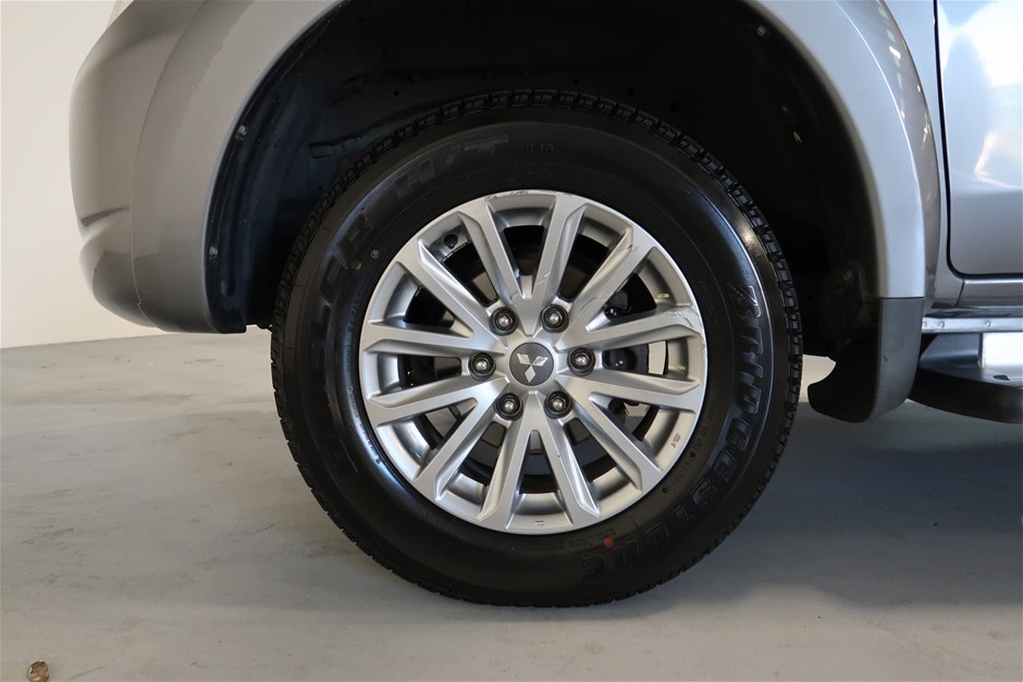 1/100 Scottdale gold bar x 2, 1g Valcumbi & 1Germania Silver bar x 2 each