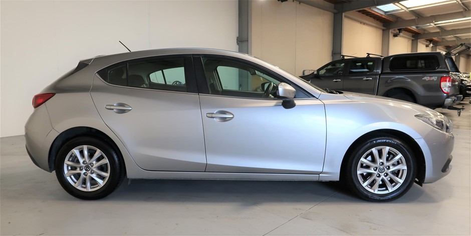 1966 Australia Silver Queen Elizabeth coin & 0.10 Xag silver bar x 4