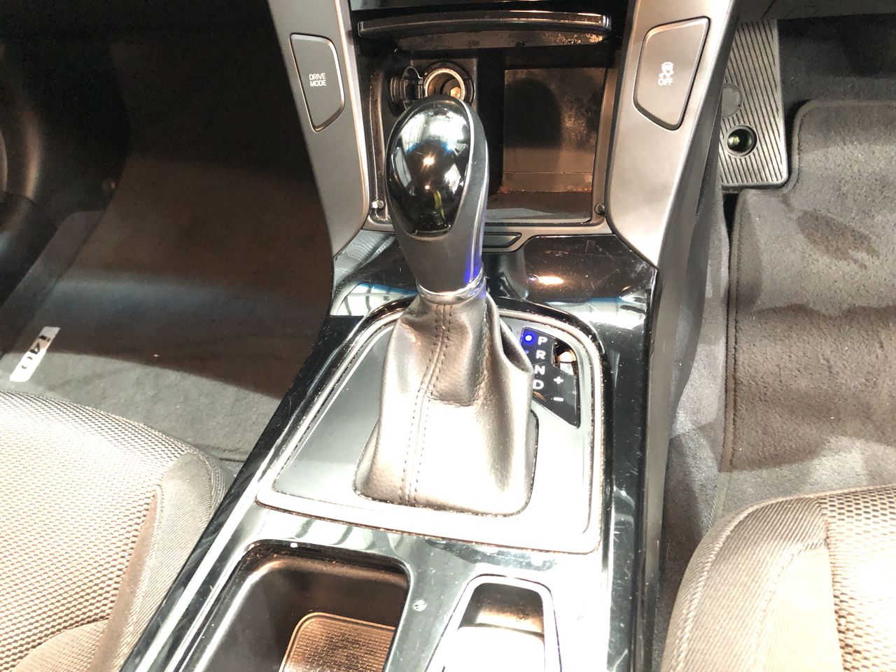 <p>Assorted Cyclone Fence Panels, Reo Bar, Lamp Posts and C Section</p>