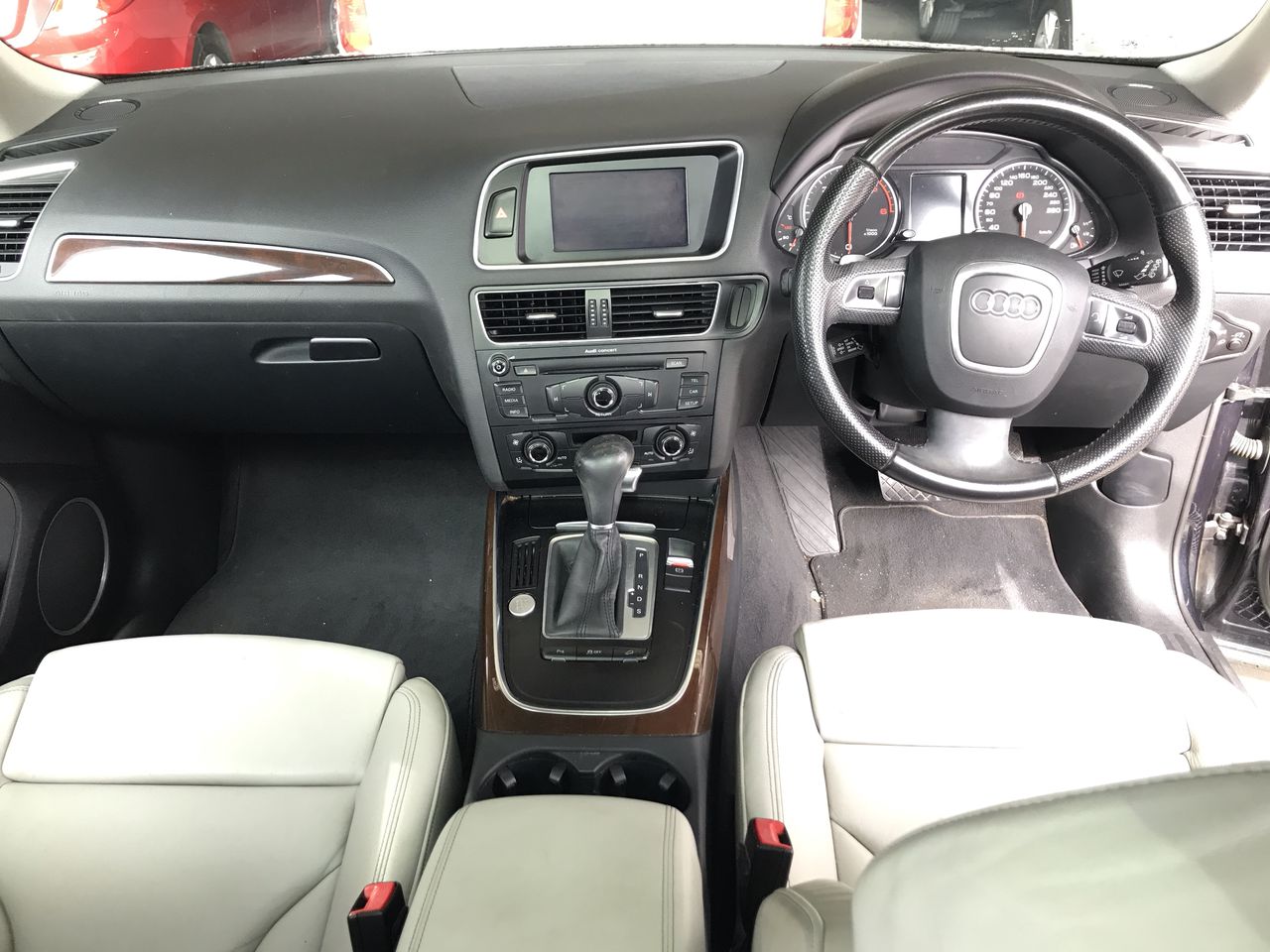 Submersible Pump, Boot Cleaning Brushes, Packers, Microwave (5 Shelves)