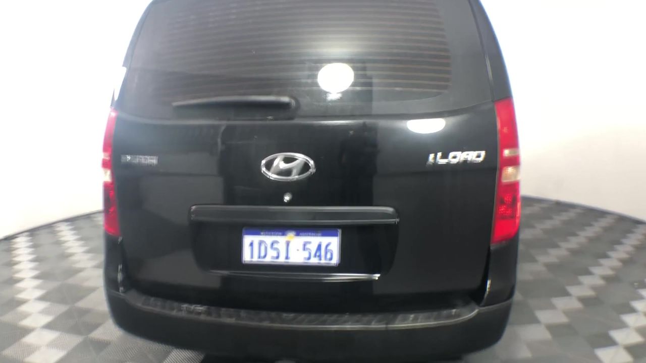 <p>Approx 4 Audio/TV Stands</p>