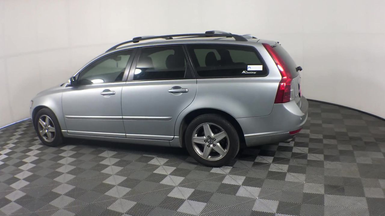 <p>2001 Alto Ride On Scrubber</p>