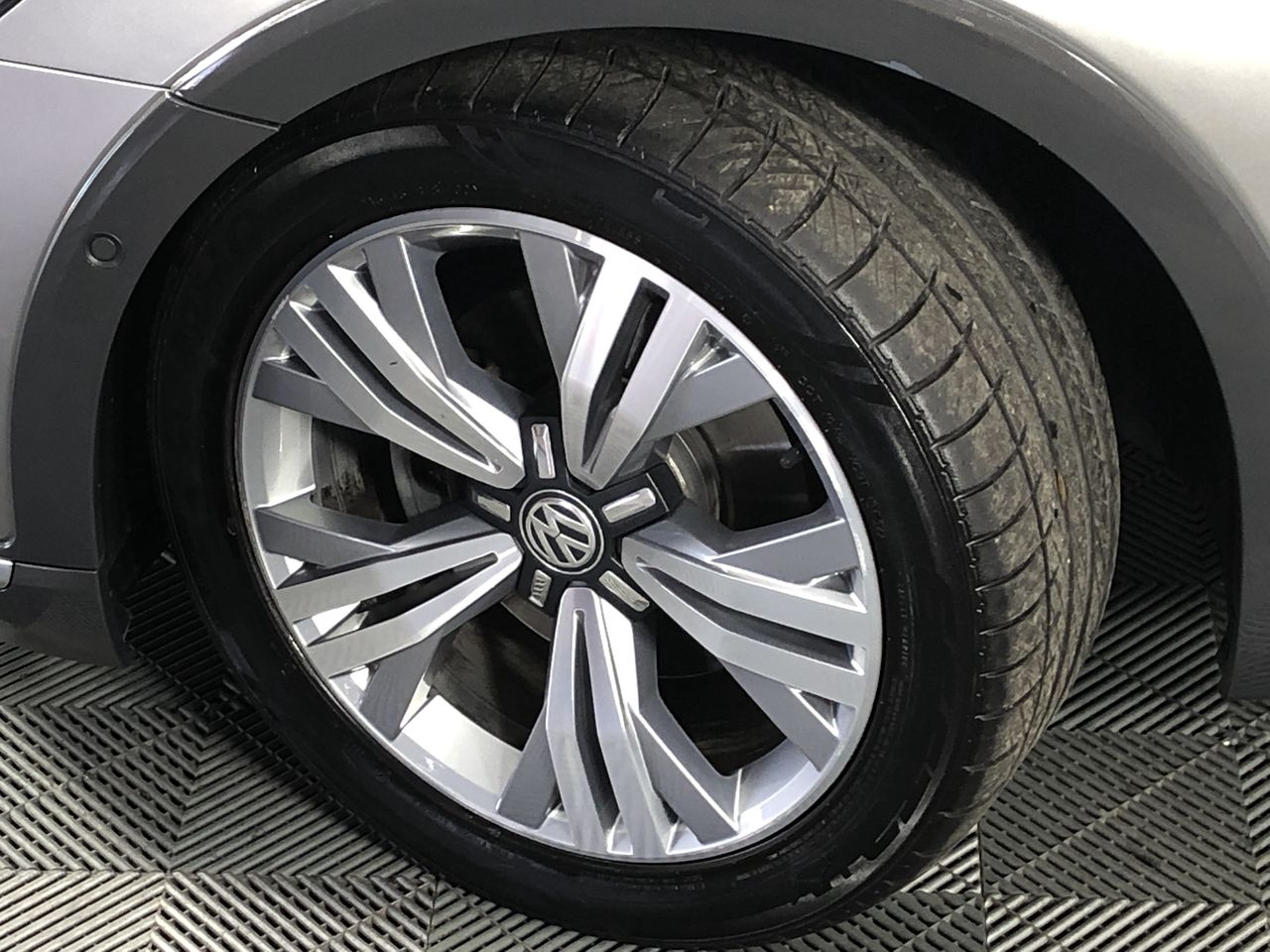 Ponte Prosecco DOC NV (6x 750mL). Italy