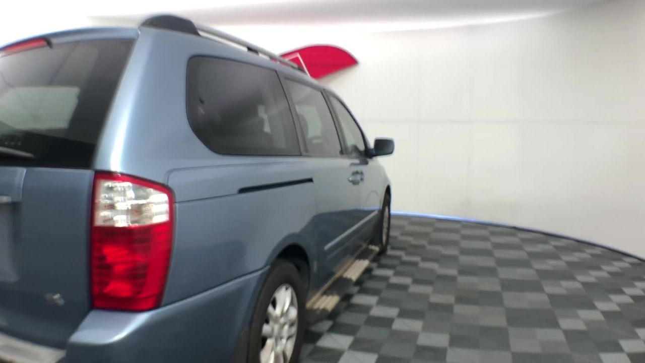 SIGNATURE Box of 640pc Flushable Wipes (10 x 64ct). NB: Damaged packaging.