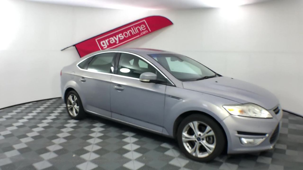 AURORA Lighting Solar Globe Light. N.B: Damaged packaging.