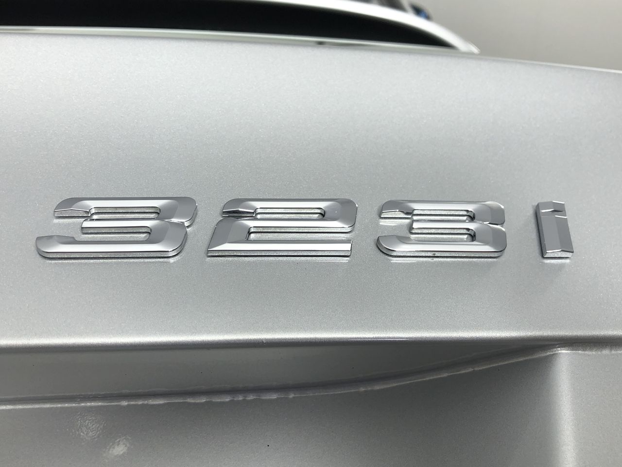 UNC 2023 $2 Vegemite Yellow RARE Coloured two dollar Coin