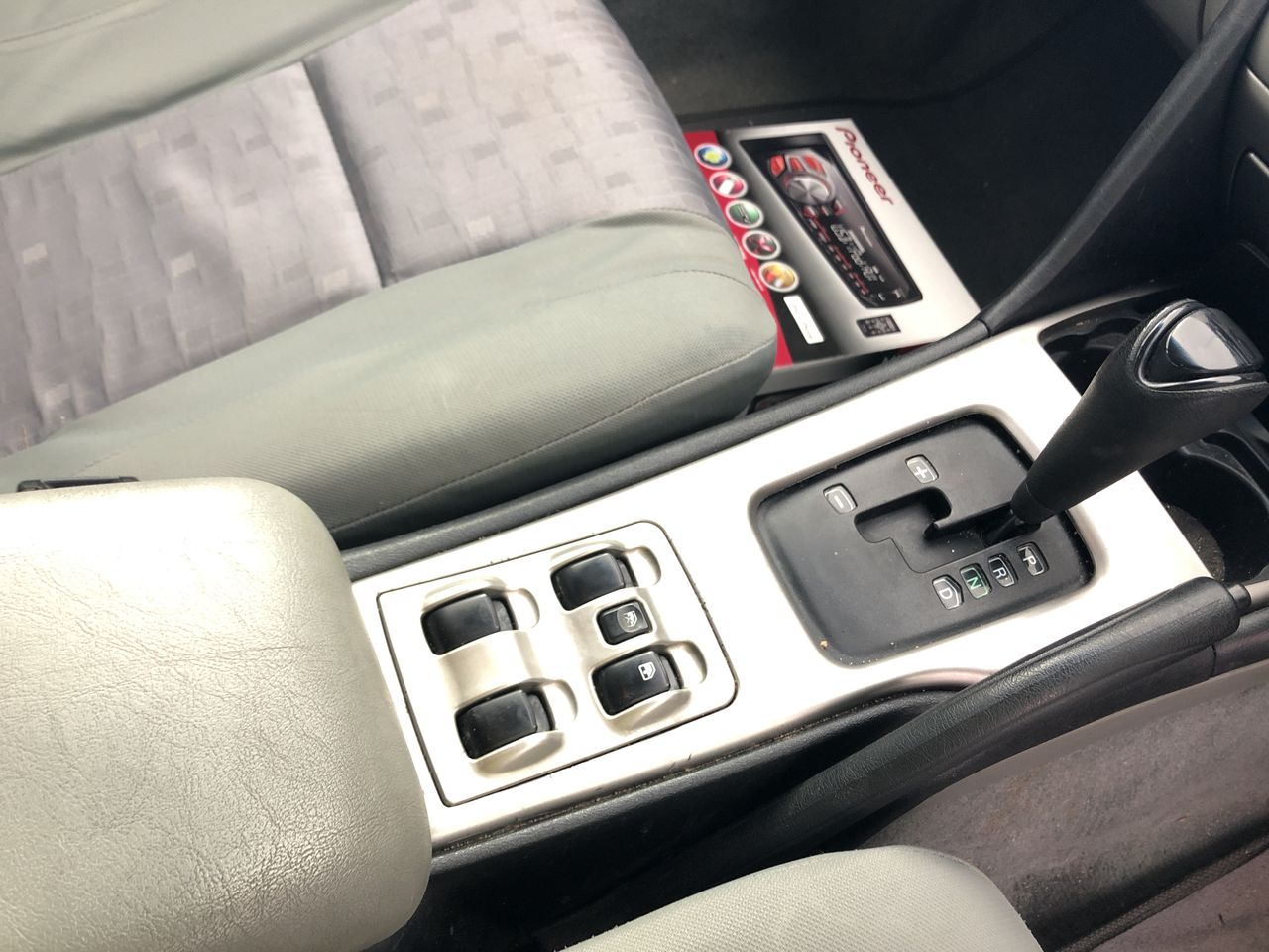 SILVEROO, Kangaroo Global Trade Coin 1/10th Oz 999 Pure Solid Silver C.O.A.