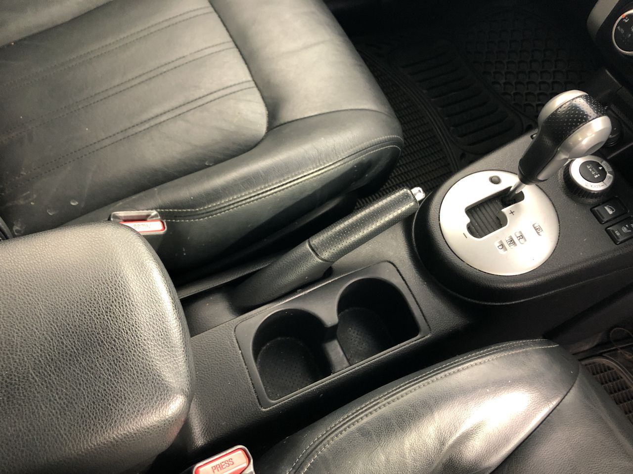 TOMMY HILFIGER Men's Suede Basket Midcut Sneaker, US8/ UK7/ EU41, Black. EM