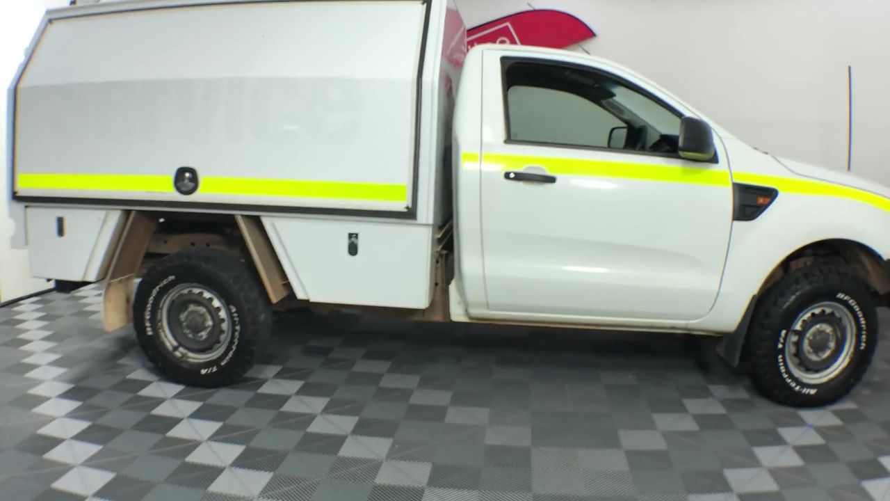 SIGNATURE Women's Shearling Boots, Size US11, Grey.  Buyers Note - Discount