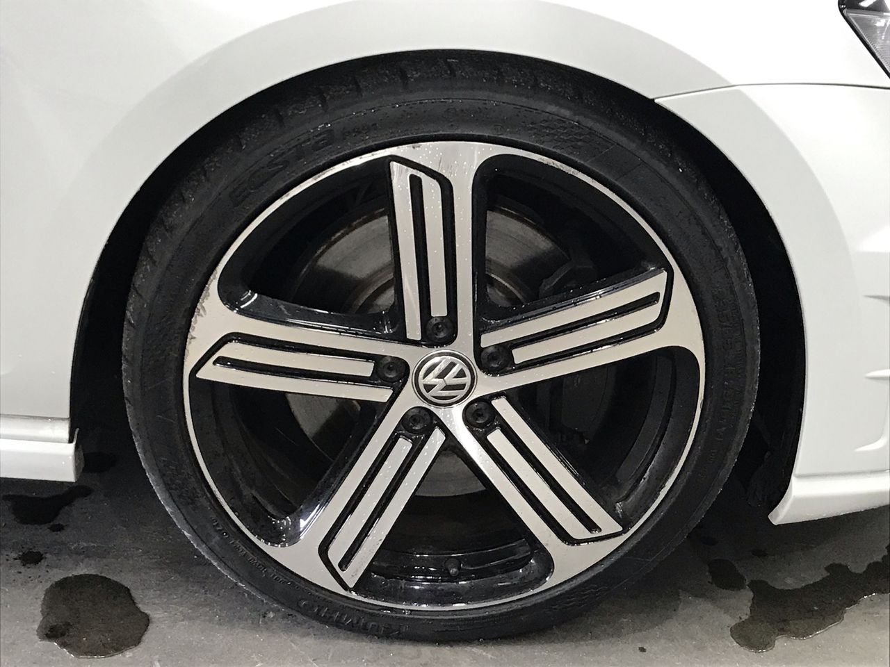 Global Trade Unit 1 Gram (Approx) 999 Pure Silver Coin w/ Certificate