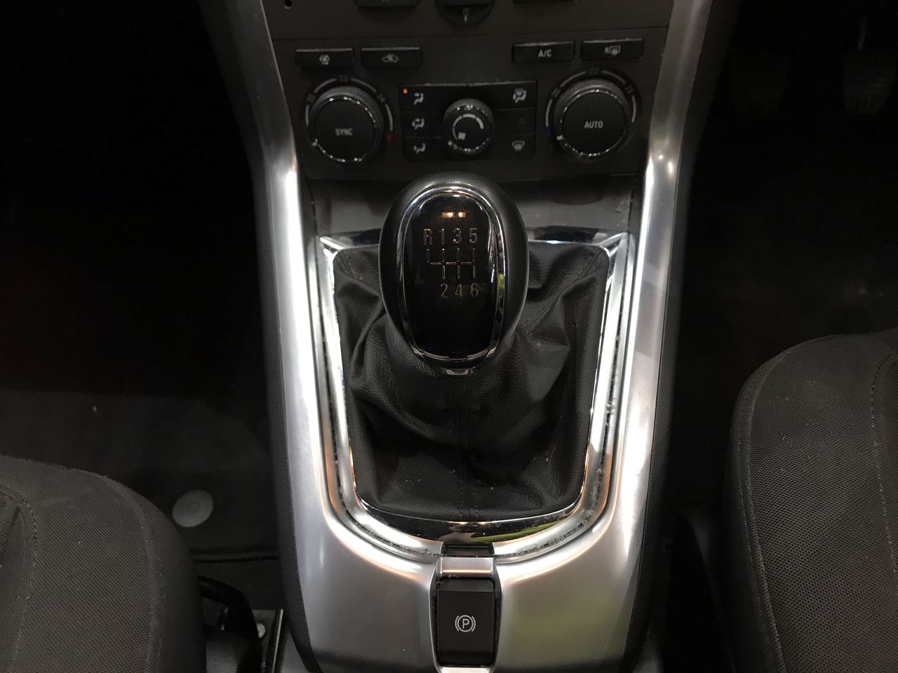 NEW!! LIMITED 2024 BLUEY DOLLARBUCK & BINGO $1 DOLLAR UNC Coin 2 CARD SET