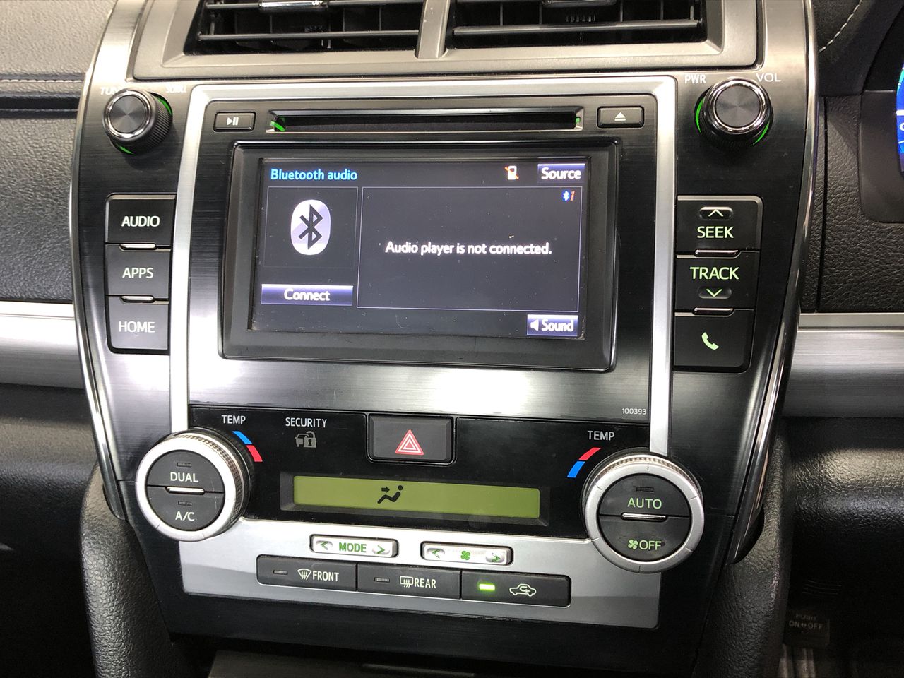 Alakazam English holo MEG 056/132 psychic evolution card.