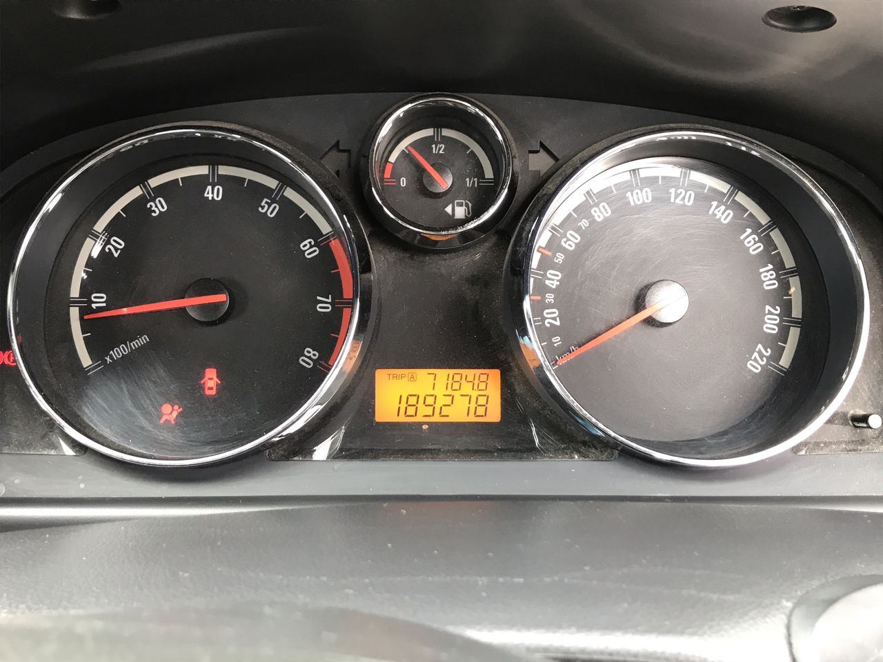 RODE Lavalier GO Professional-Grade Wearable Microphone, Black.